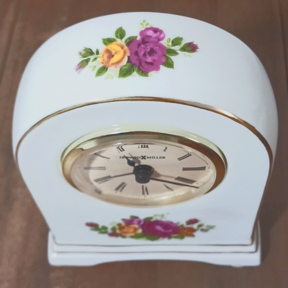 Howard Miller desk clock. - Picture 5 of 7